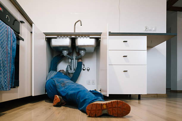 Professional Leak Detection technician working in Fair Oaks, IN